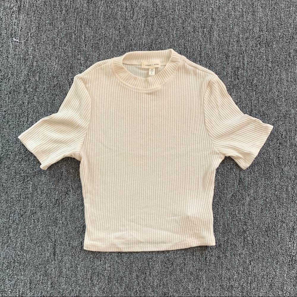 Urban Outfitters T-shirt - Silence + Noise